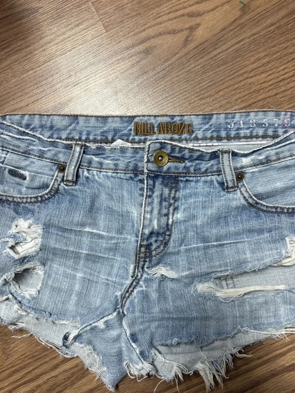 Billabong Size 9 Low Rise Denim Shorts lot6481